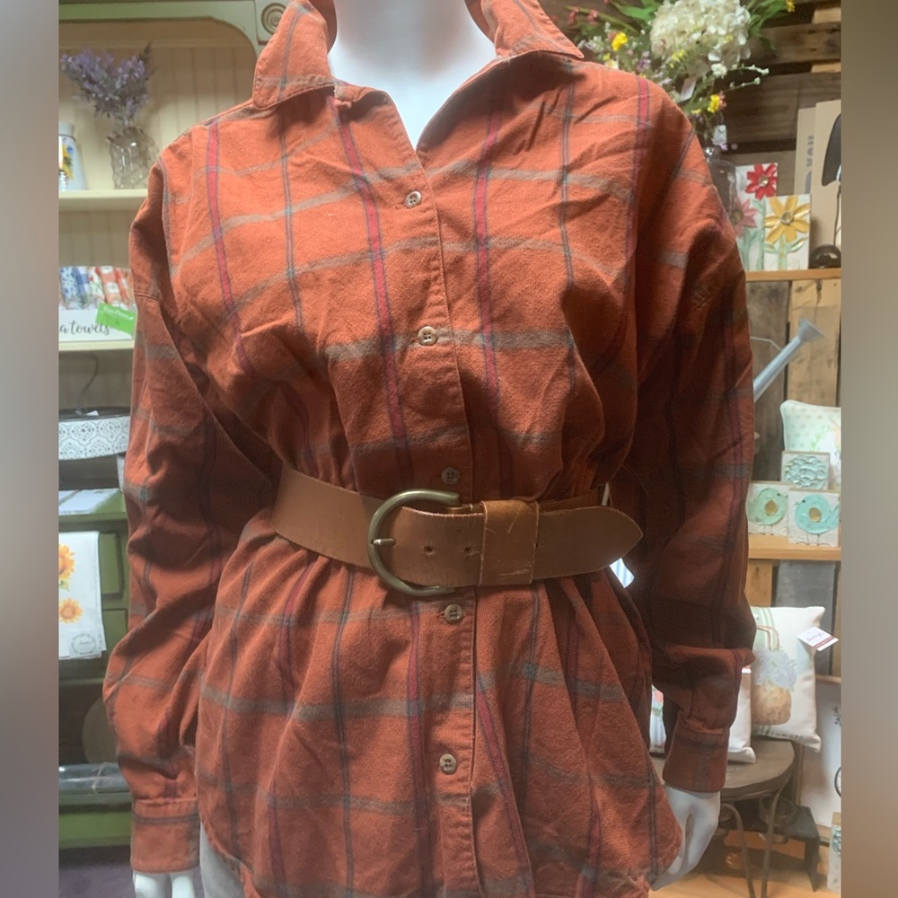 Vintage Banana Republic Ladies rust plaid “cellular” cotton shirt, large